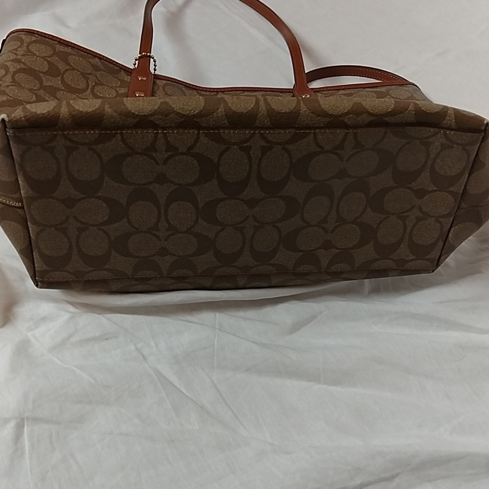 Authentic Coach Purse - Picture 4 of 7
